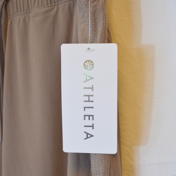 NWT Athleta Avenue Wide Leg Crop Sz 12 Pyrite Color item #657598 - Picture 8 of 12